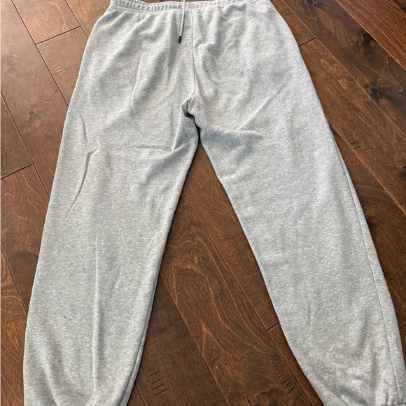 Nike gray sweatpants size Large. - Picture 6 of 6